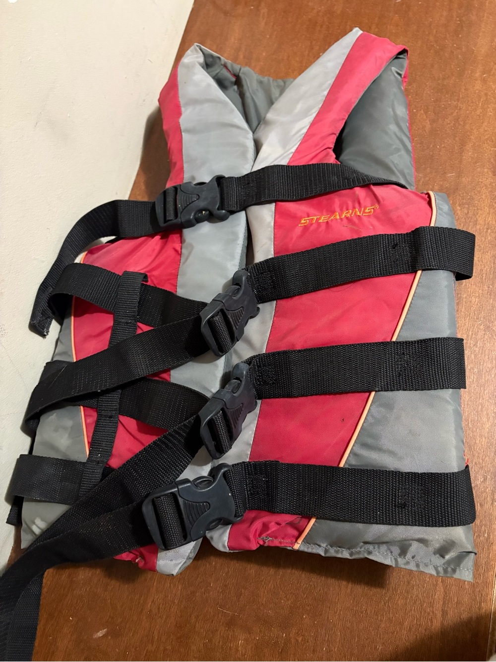 Stearns Type III PFD Life Jacket Ski Vest Adult L/XL Red/Gray Model 29-104